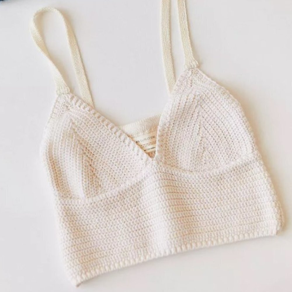 URBAN‎ Outfitters Cream  Gigi Crochet Cropped Cami Small